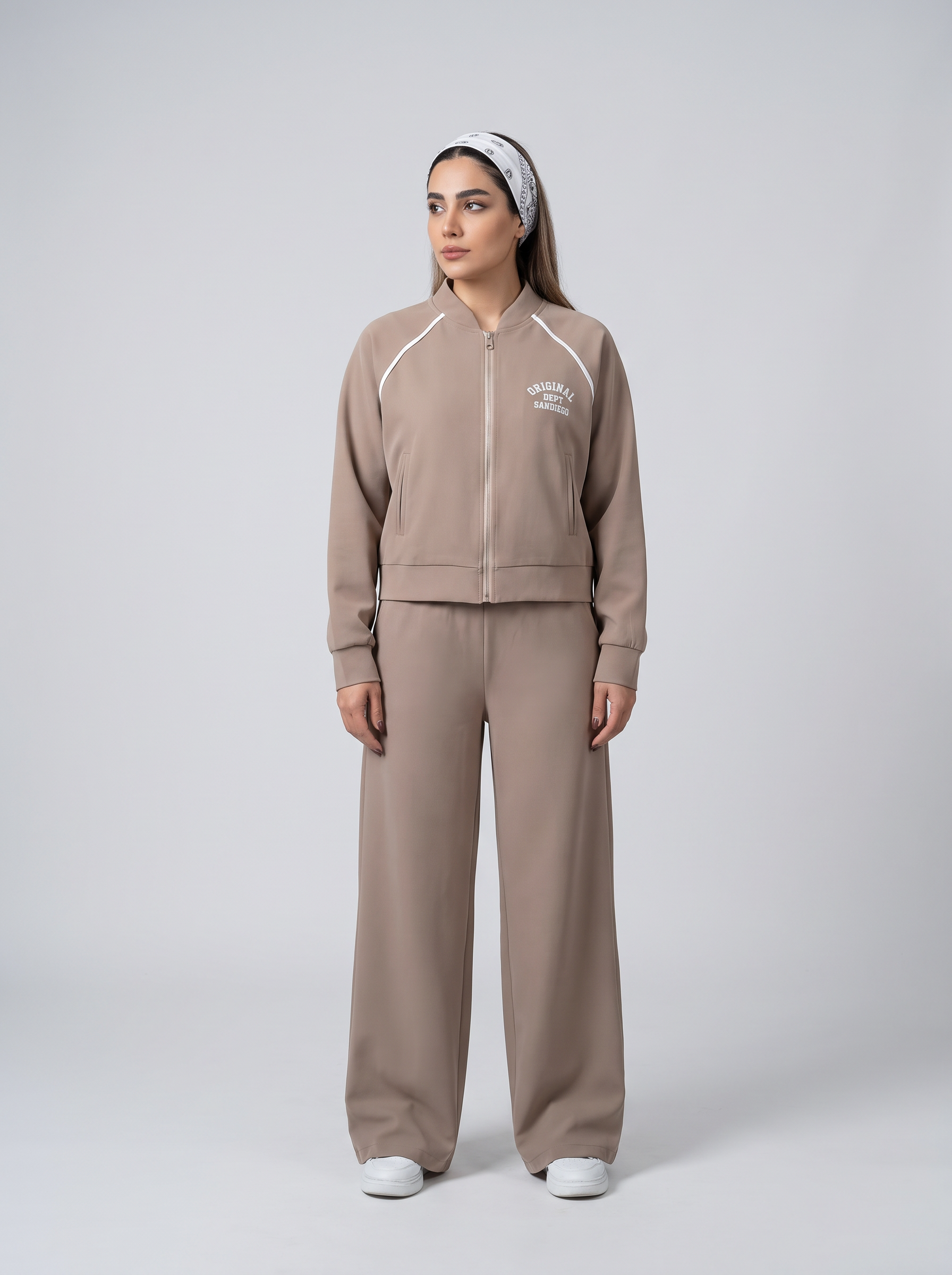سویشرت و شلوار گلدوزی زنانه 11290